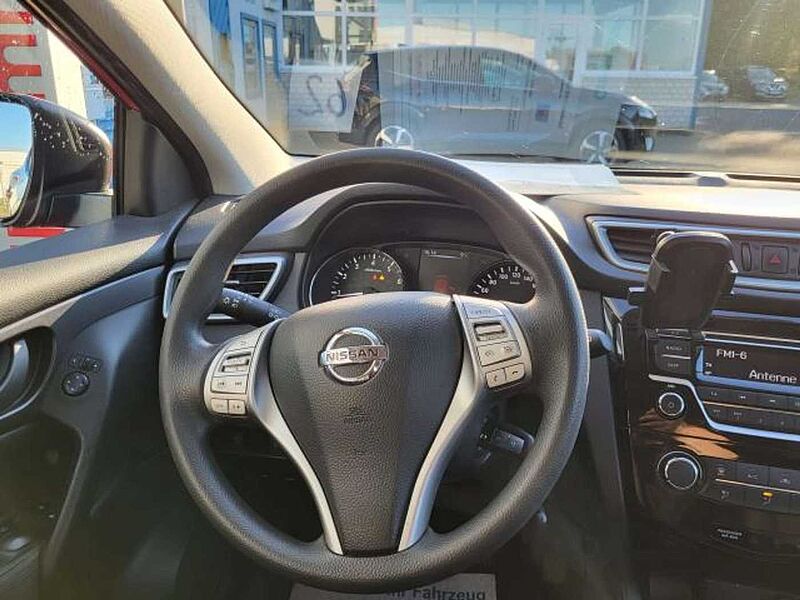 Nissan Qashqai VISIA 8FACH BEREIFT TÜV NEU TEMPOMAT PDC LM-FELGEN