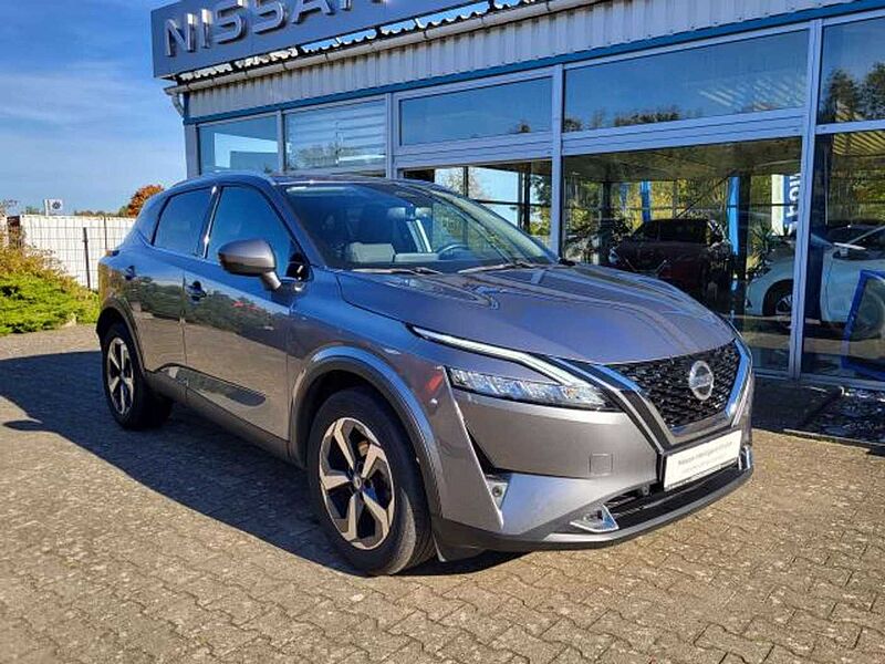 Nissan Qashqai N-CONNECTA RELING SHZ BEHEIZTE FRONTSCHEIBE