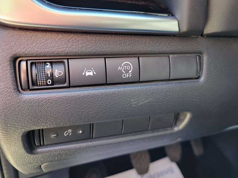 Nissan Qashqai N-CONNECTA RELING SHZ BEHEIZTE FRONTSCHEIBE