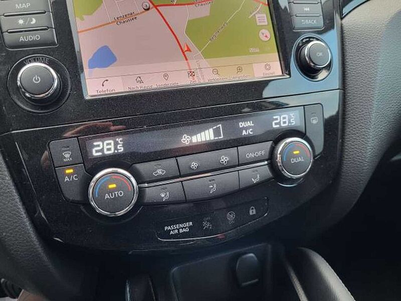 Nissan Qashqai ACENTA NAVI KAMERA 8FACH BEREIFT SHZ